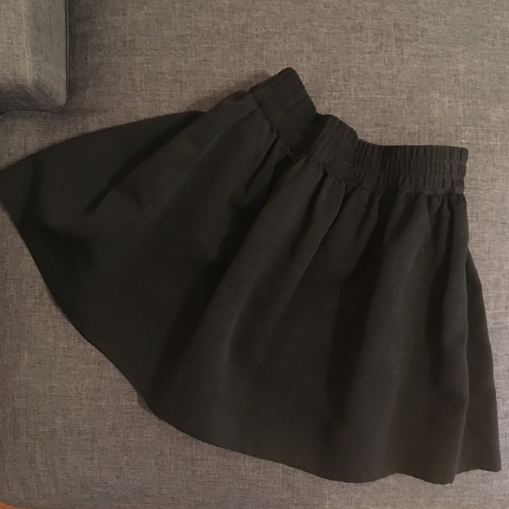 🦄 3/$15 SALE! Adorable Express Skater Skirt